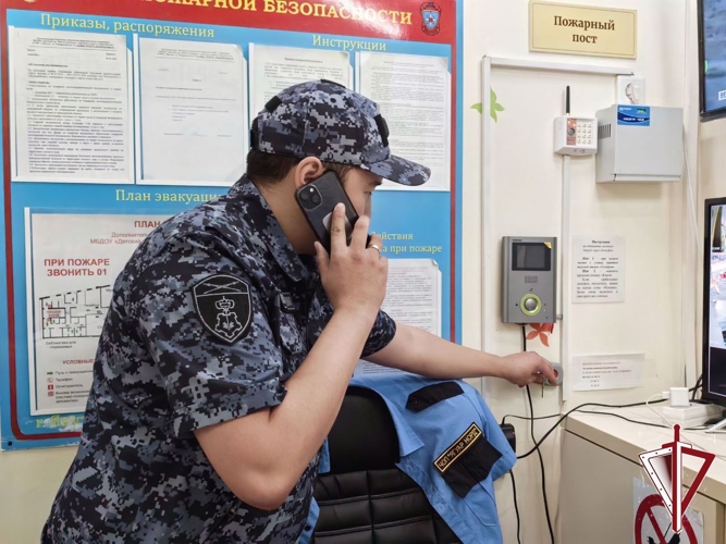 Вневедомственная охрана Росгвардии проверила антитеррористическую защищённость детских оздоровительных лагерей на территории Якутии