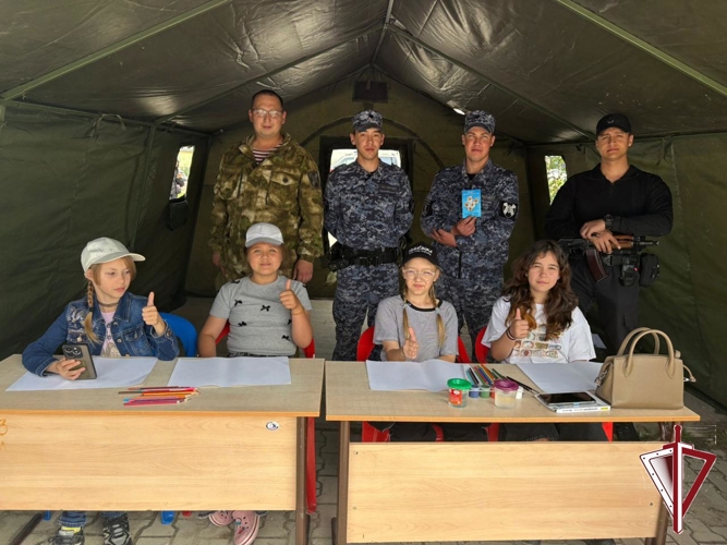 Сотрудники ОВО в Олекминском и Среднеколымском районах проводят акцию «Каникулы с Росгвардией» в детских оздоровительных лагерях