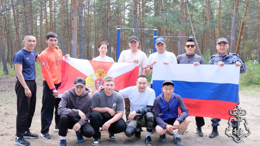 Сотрудники Якутского ОВО провели патриотический забег в честь Дня Государственного флага