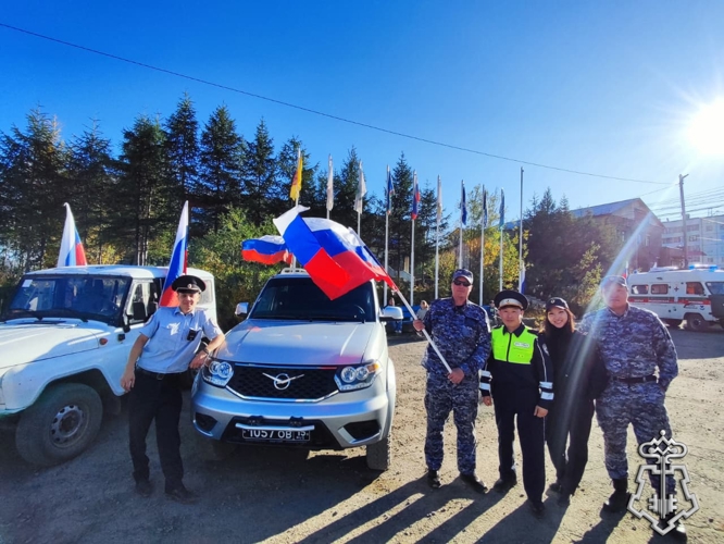 Якутская Росгвардия приняла участие в патриотическом автопробеге