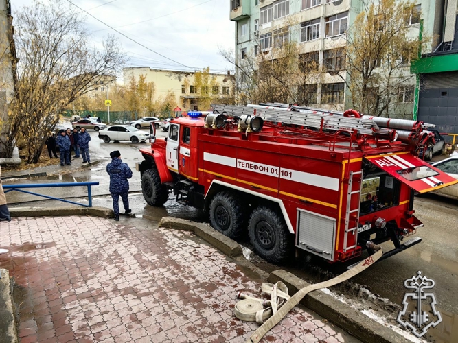 В Якутске сотрудники и персонал УВО тренировались действовать в случае пожара