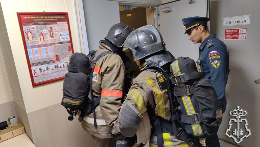 В Якутске сотрудники и персонал УВО тренировались действовать в случае пожара