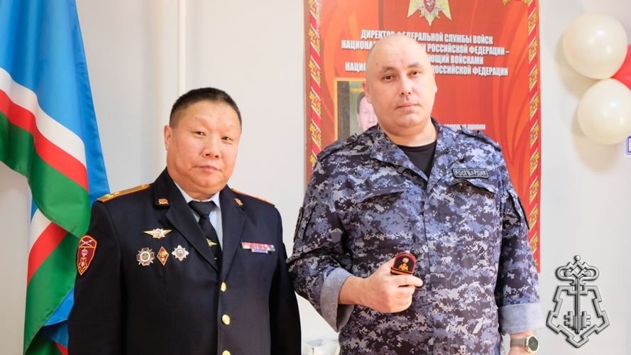 В Якутском ОВО Росгвардии отметили профессиональный праздник вручением ведомственных наград и патриотическим концертом 