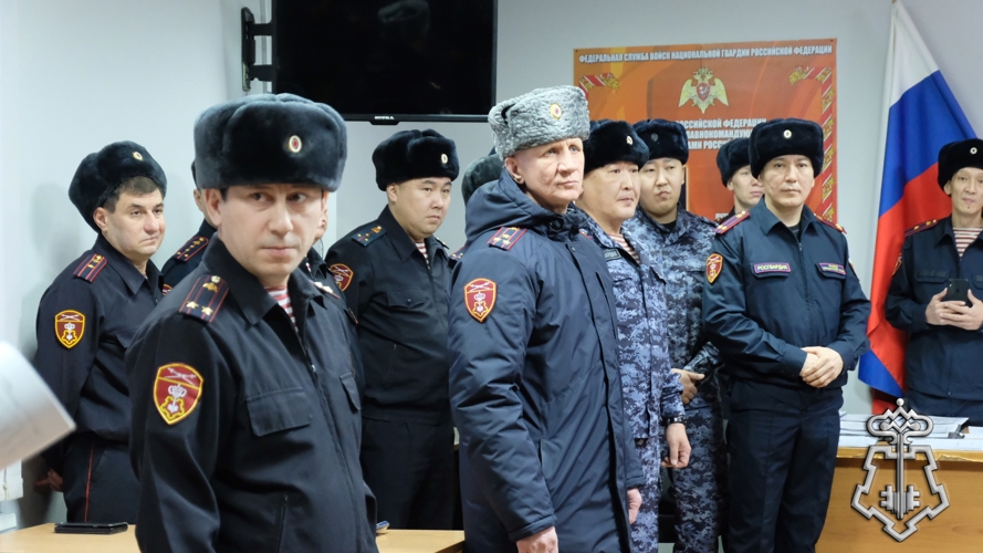 В Якутском ОВО прошел показной инструктаж заступающей смены нарядов