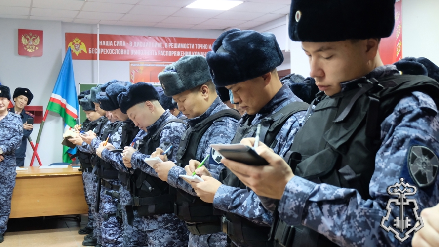 В Якутском ОВО прошел показной инструктаж заступающей смены нарядов