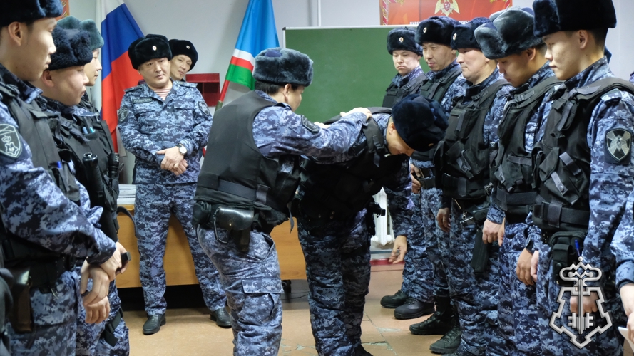В Якутском ОВО прошел показной инструктаж заступающей смены нарядов
