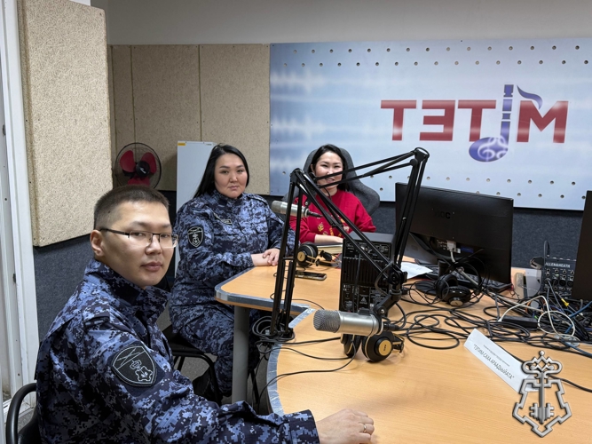 В прямом эфире радио «Тэтим» сотрудники Якутского ОВО рассказали о наборе на службу в Росгвардию
