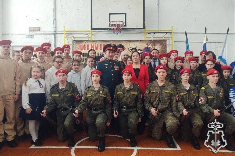 В Олекминске прошла встреча курируемого Росгвардией ВПК "Альфа" с Героем России Андреем Григорьевым