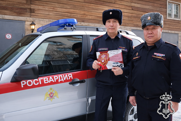 В Управлении вневедомственной охраны Росгвардии по Республике Саха (Якутия) торжественно отметили профессиональный праздник