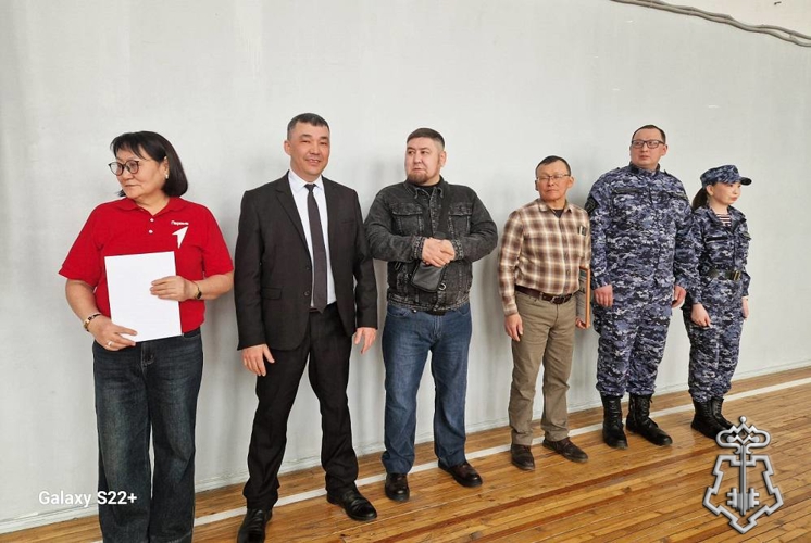 В Олекминске с участием Росгвардии проведен ряд военно-патриотических мероприятий для молодежи