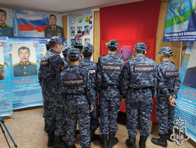 В Вилюйске по инициативе Росгвардии открылась выставка памяти павших героев