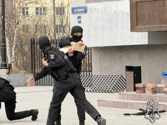 Вневедомственная охрана Росгвардии подарила жителям Якутска праздничный концерт
