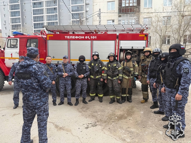 В Якутском отделе вневедомственной охраны Росгвардии прошли совместные пожарно-тактические занятия