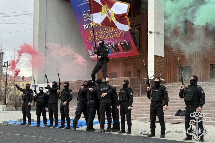 Вневедомственная охрана Росгвардии подарила жителям Якутска праздничный концерт