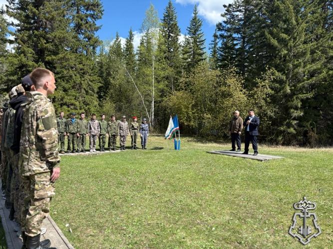 В Олёкминском районе Росгвардия и ВПК «Альфа» участвуют в проведении учебных сборов для десятиклассников