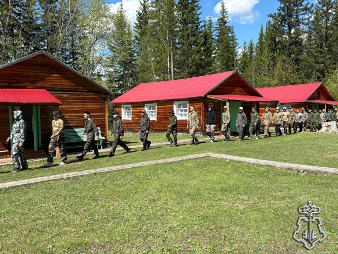 В Олёкминском районе Росгвардия и ВПК «Альфа» участвуют в проведении учебных сборов для десятиклассников
