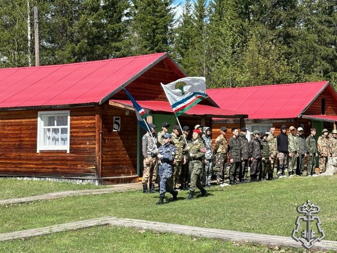 В Олёкминском районе Росгвардия и ВПК «Альфа» участвуют в проведении учебных сборов для десятиклассников