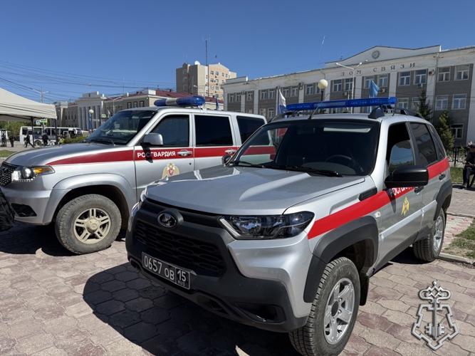 Вневедомственная охрана Росгвардии поздравила жителей Якутска с Днем России праздничным концертом 