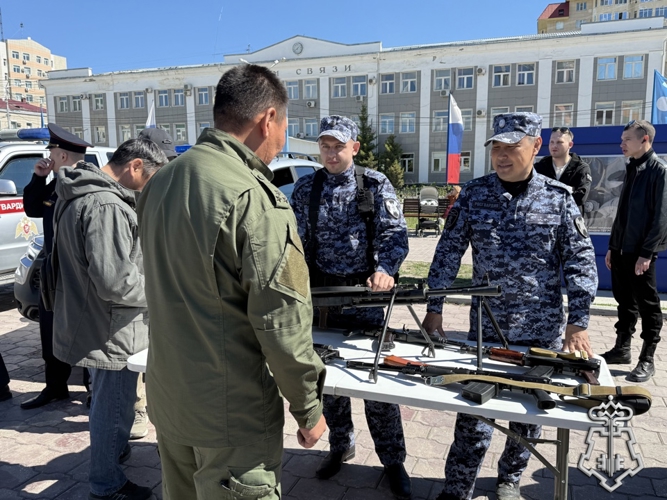 Вневедомственная охрана Росгвардии поздравила жителей Якутска с Днем России праздничным концертом 