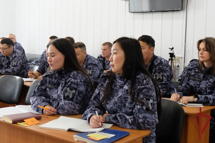 В Управлении вневедомственной охраны Росгвардии по Республике Саха (Якутия) стартовал летний период обучения