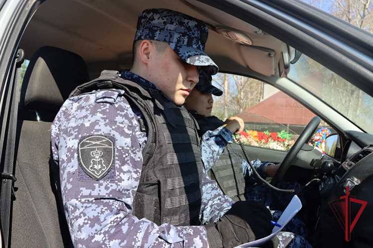 В Среднеколымске с участием росгвардейцев раскрыта кража телефона и банковской карты