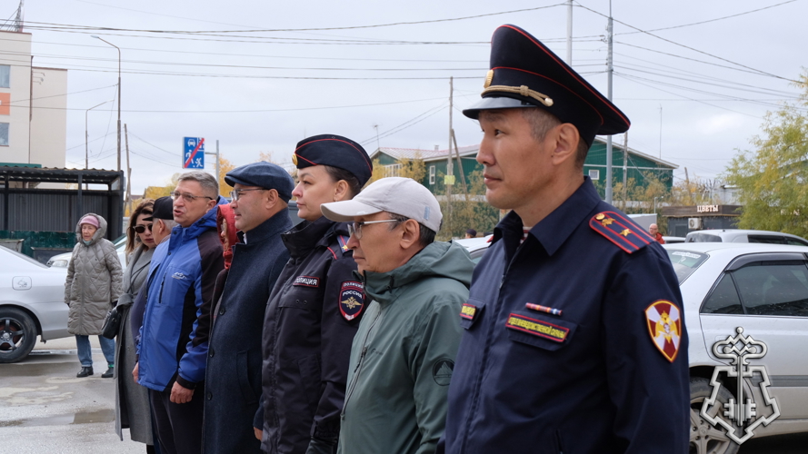 В Якутске в день 104-летия росгвардейцы поздравили ветерана Великой Отечественной войны Семена Колтовского