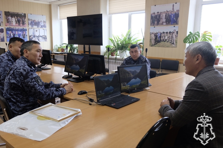 Руководство ЯОВО Росгвардии и глава Горного улуса в ходе рабочей встречи обсудили вопросы взаимодействия